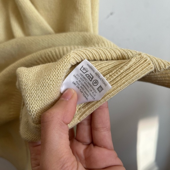 JohnstonsCashmere Mens 100 % Cashmere Yellow Sweater Vest Made in Scotland Sz L - Picture 9 of 9